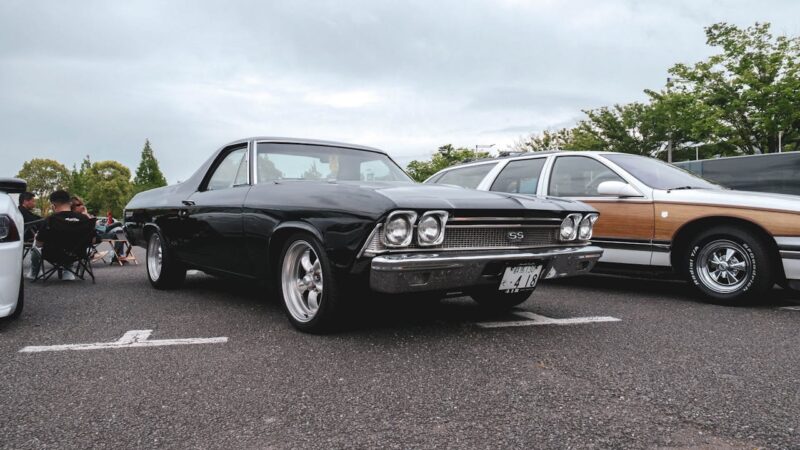 Dor no joelho ao dirigir: posição do banco e causas comuns